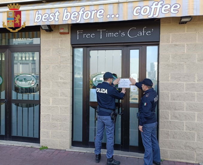 Pagamenti con carte rubate: bar chiuso per 15 giorni