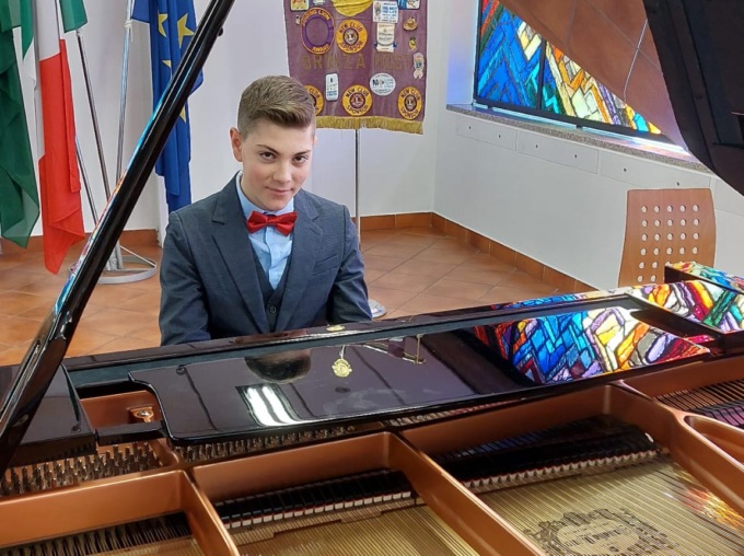 Alberto Girotti sul podio del concorso pianistico Città di Giussano