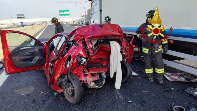 Grave incidente sull’A4: due donne morte nell’impatto