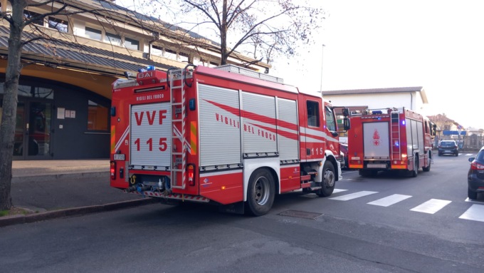 Tragedia in stazione: uomo finisce sotto il treno