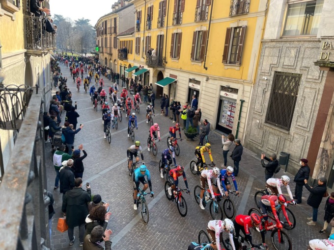 Partita da Abbiategrasso la Milano-Sanremo VIDEO