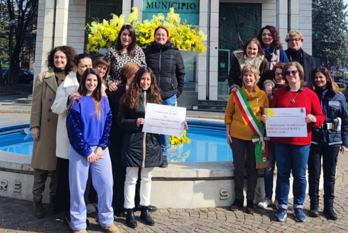 Festa della donna, le dipendenti comunali fanno gli auguri alla cittadinanza