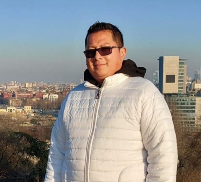 Era residente a Pero il 33enne investito e ucciso in monopattino