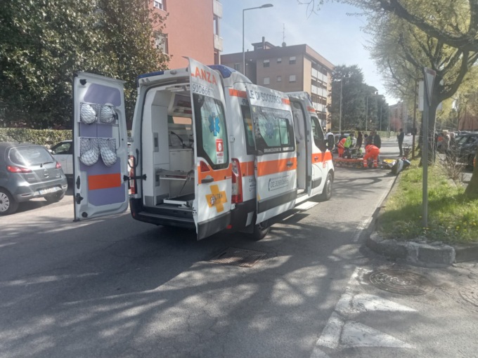 Malore mentre va in bicicletta, gravissimo in ospedale