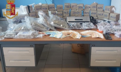 Deteneva più di 50kg di hashish: pusher in manette