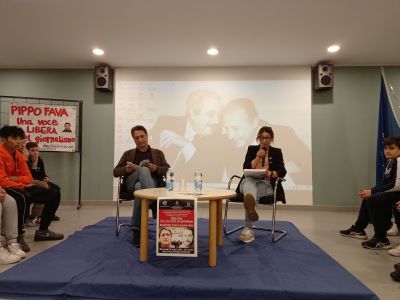 Mafia e giornalismo: Claudio Fava incontra gli studenti