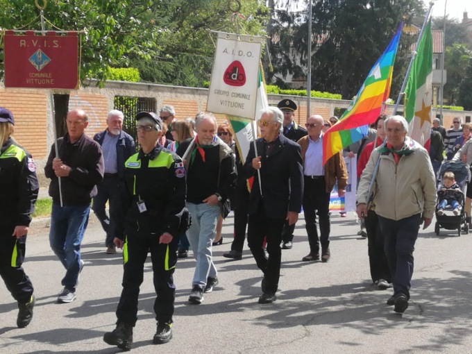 Grande partecipazione al corteo del 25 aprile a Vittuone