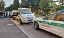 Magenta: paura per una donna barricata in auto