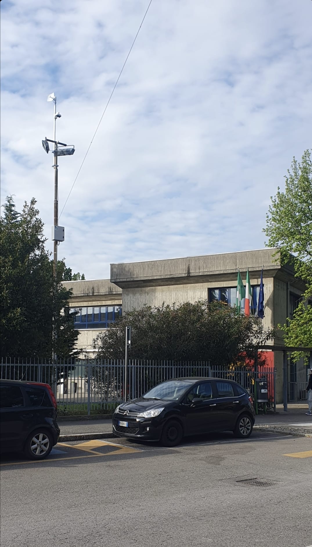 Baranzate, Telecamera via Aquileia scuola media