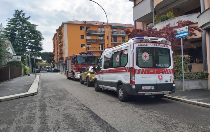 Intervento salva vita dei pompieri ad un’anziana sola in casa: è riversa a terra