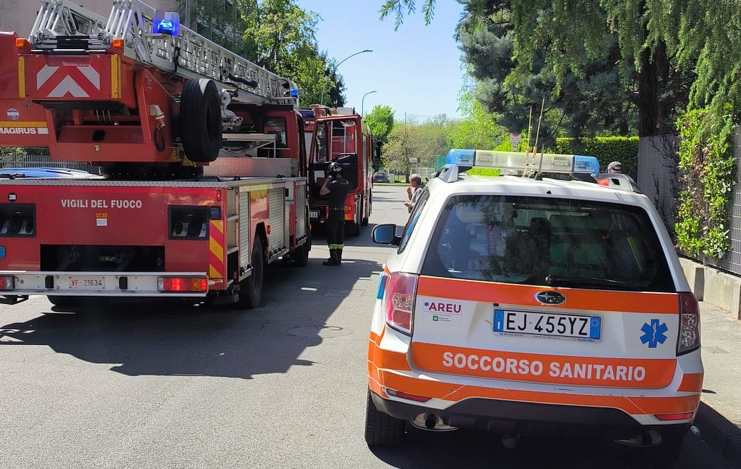 legnano incendio mobile appartamento via dei pioppia vigili del fuoco carabinieri polizia locale