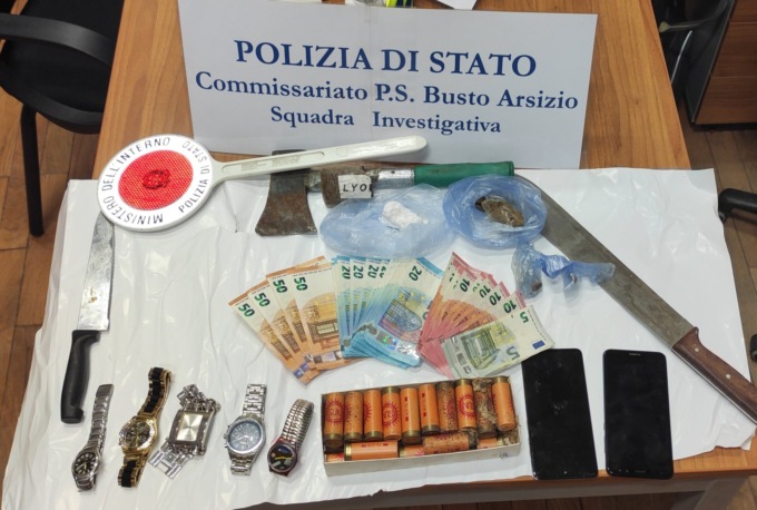 Spacciatore arrestato: nella casa abbandonata armi e droga