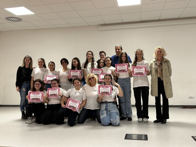 Le ragazze delle medie “programmano meglio”