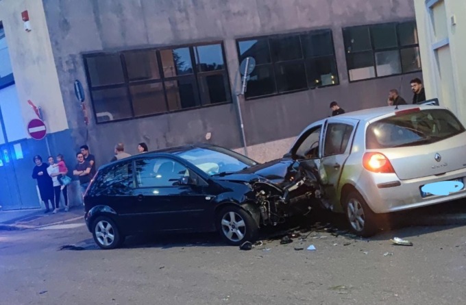 Scontro tra due auto a Nerviano