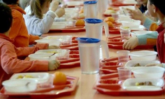 Contro lo spreco alimentare arrivano le doggy bag a scuola