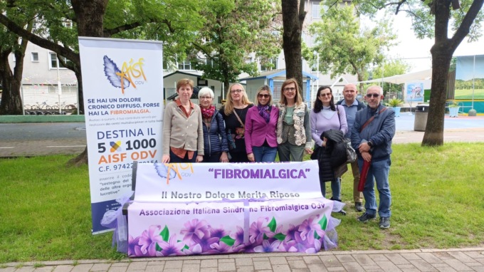 Una panchina viola per la fibromialgia