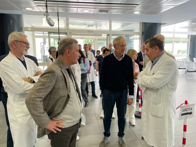 L’assessore Bertolaso in visita all’ospedale di Abbiategrasso