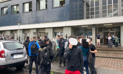 Lo studente che aveva accoltellato la professoressa è stato bocciato