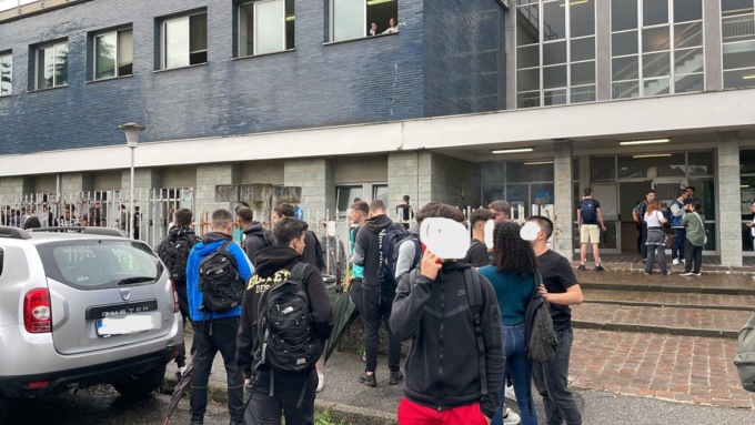 Il Ministro Valditara sull’accoltellamento: “Introdurre uno psicologo negli istituti”