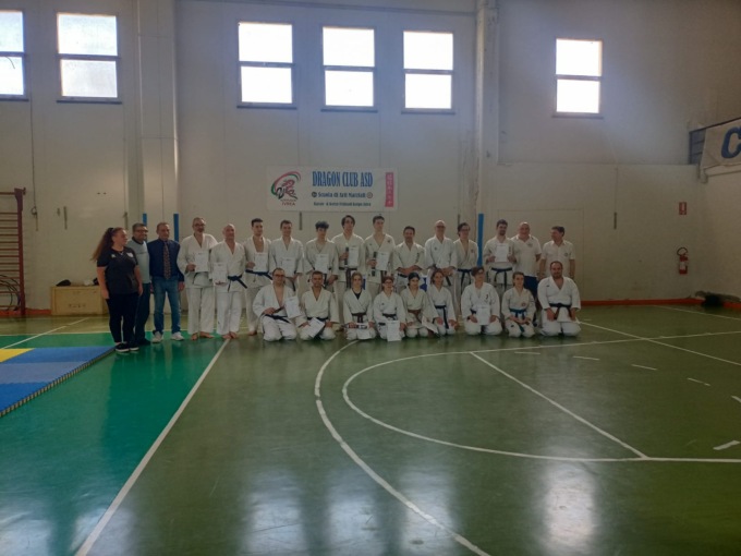 Shorei Shobukan: cintura nera per sei karateka