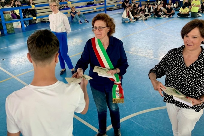 In regalo la Costituzione per i ragazzi delle medie