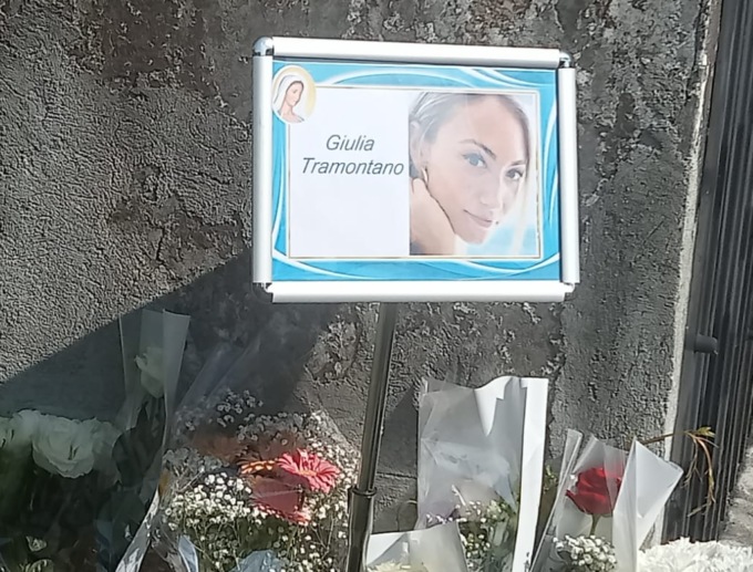Prima uccide la compagna e cerca di darle fuoco e poi vuole incontrare l’amante