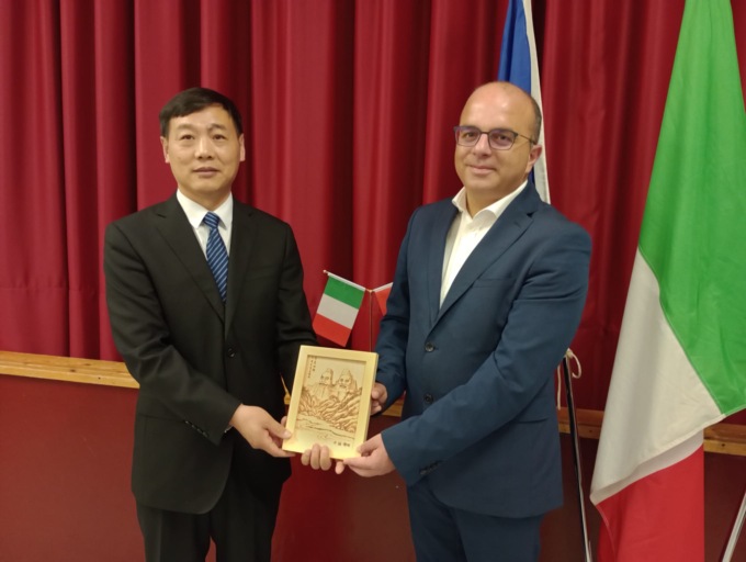Una delegazione cinese in visita a Baranzate