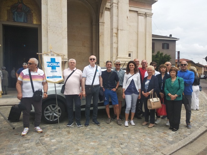 Un nuovo mezzo per la Croce Azzurra Ticinia