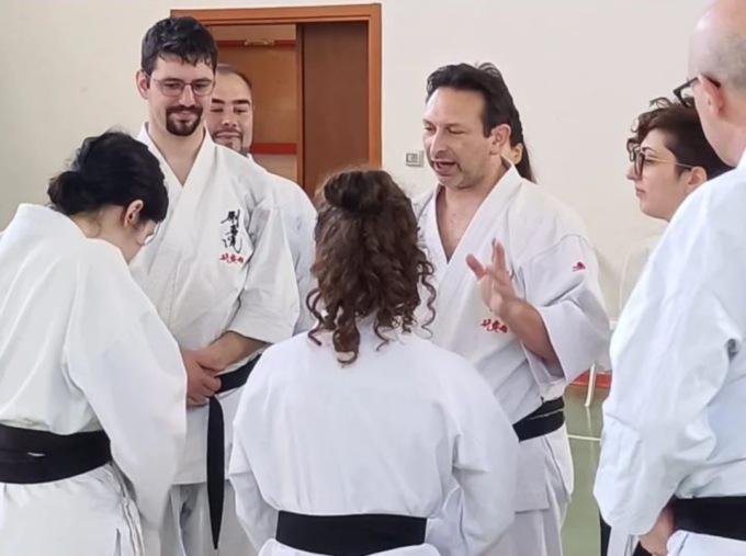 Shorei Shobukan: cintura nera per sei karateka