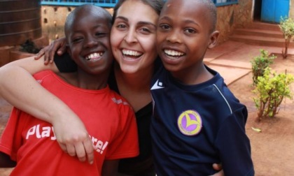 A 22 anni in Africa per aiutare i bambini
