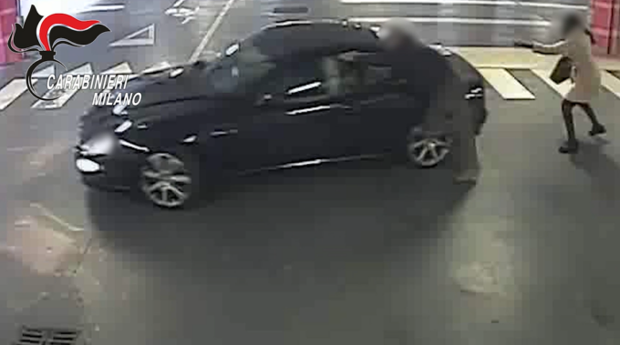 Rapinavano hotel e supermercati con auto rubate: arrestate tre persone