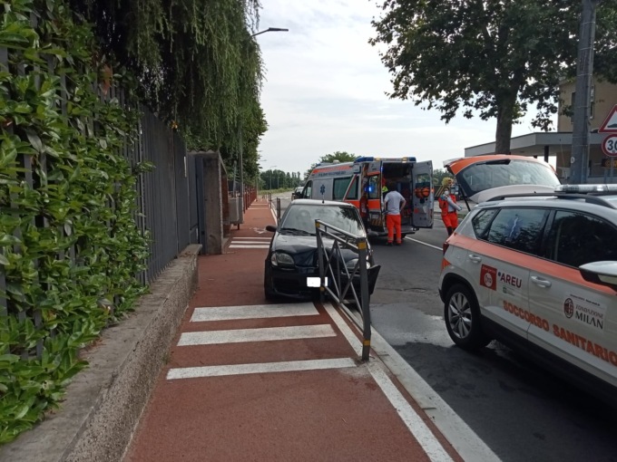 Perde il controllo dell’auto 78enne in ospedale