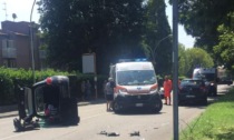 Ribaltamento in auto, coinvolte tre persone