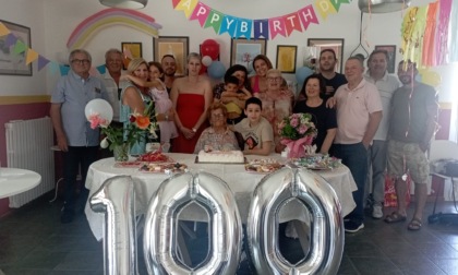 Tanti auguri nonna Annie: spegne 100 candeline