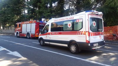 Investiu em uma bicicleta a caminho de casa, medo de um jovem de 17 anos