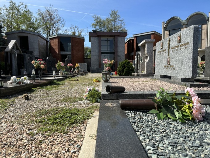 “Pochi morti, non verrà costruito il cimitero”