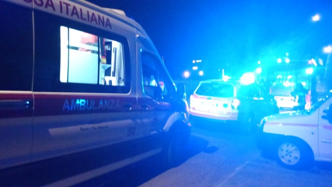 30enne investito da un treno: camminava sui binari