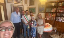 Il sindaco di Legnano festeggia le due centenarie