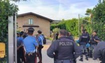 In corso lo sgombero di una villa occupata abusivamente