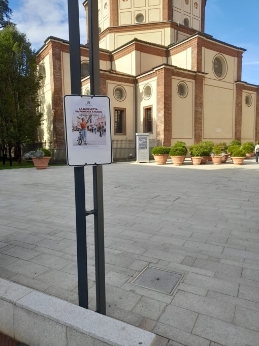 Bicicletta nella Ztl: se di intralcio per i pedoni va portata a mano