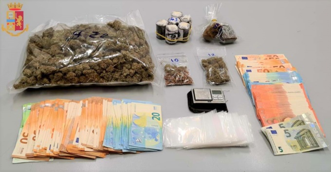 Quasi un chilo di droga e 10mila euro sequestrati: arrestati quattro spacciatori
