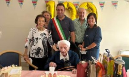 Nonna Teresa festeggia i suoi primi 100 anni
