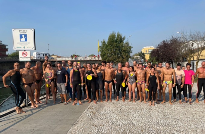 Un tuffo nel Naviglio per la Gran Fondo