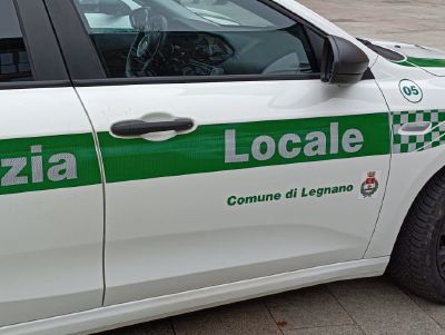 Si sente male sul bus, ma non ci sono ambulanze: portata all’ospedale dalla Polizia Locale