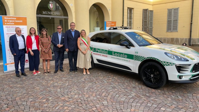 Inaugurata la Porsche per il trasporto di organi