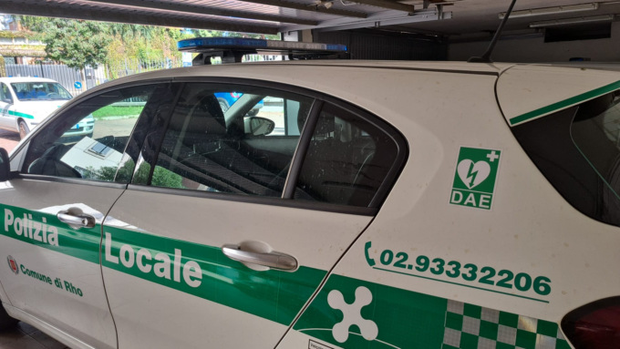 Due fratelli non escono di casa da giorni: la Locale li trova inermi a terra, uno è morto