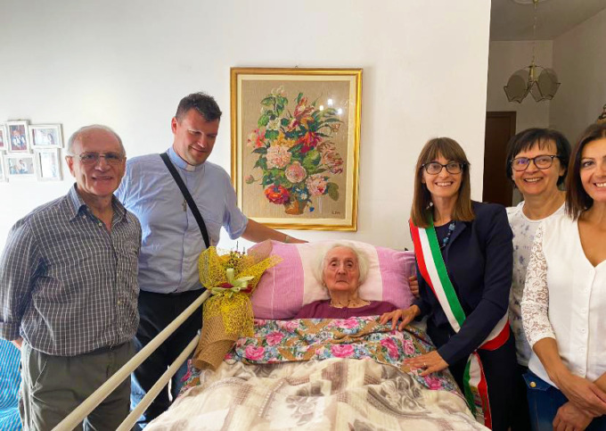 Boffalora festeggia i 100 anni di nonna Maria De Angeli