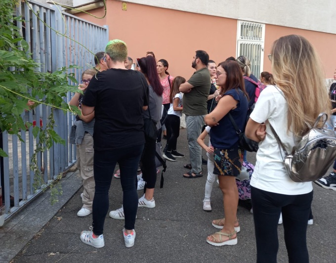 Genitori in protesta per la mensa scolastica incontrano il sindaco