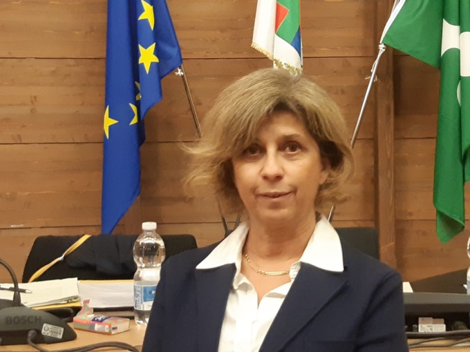Terremoto politico: si dimette l’assessore all’Istruzione