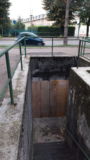 Bivacchi notturni abusivi,  il Comune mura il  sottopasso di via Tommaso D’Aquino